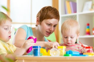 Un nouveau projet de loi pour renforcer et réformer l’activité d’assistance parentale (AP)