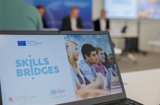 Un pont vers l’avenir : lancement des Skillsbridges,  un nouveau format de formation professionnelle continue