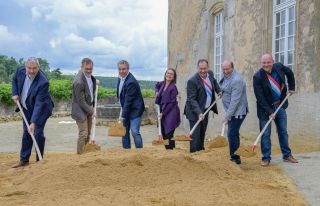 Premier coup de pelle pour la rénovation et l'extension du centre du Service national de la jeunesse à Hollenfels